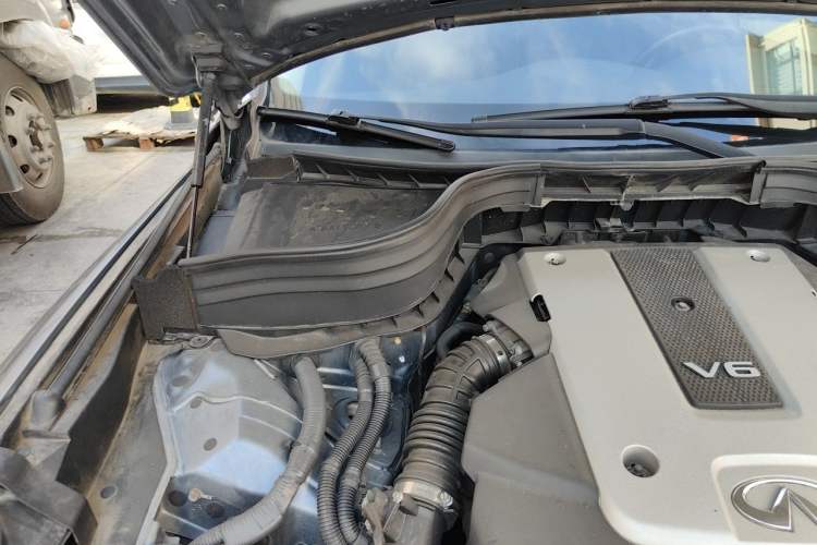 Used Infiniti QX50 2015 2.5L Luxury Edition Engine Bay Right