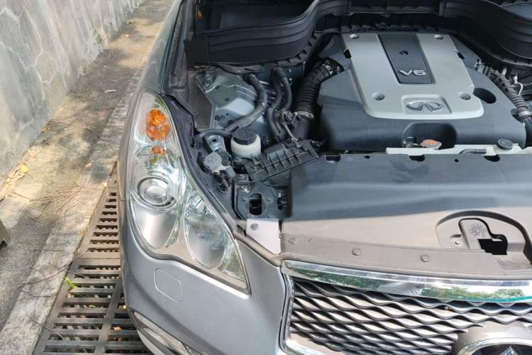 Used Infiniti QX50 2015 2.5L Deluxe Edition Engine Bay Right
