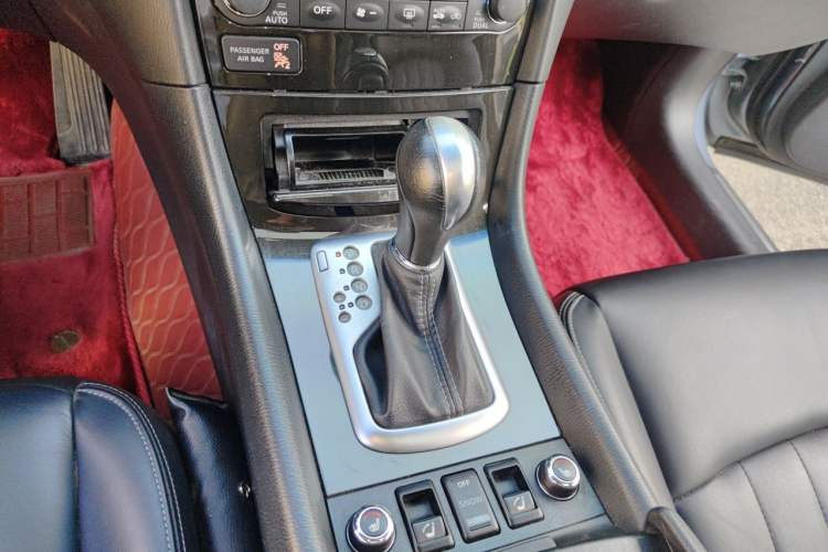Used Infiniti QX50 2015 2.5L Enjoyment Edition Gear Lever