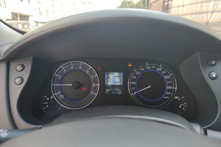 Used Infiniti QX50 2015 2.5L Luxury Edition Instrument Cluster