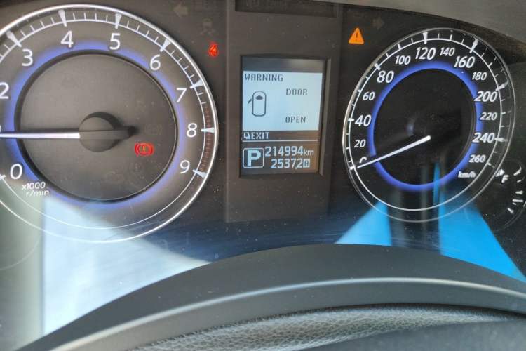 Used Infiniti QX50 2015 2.5L Luxury Edition Odometer Close Up
