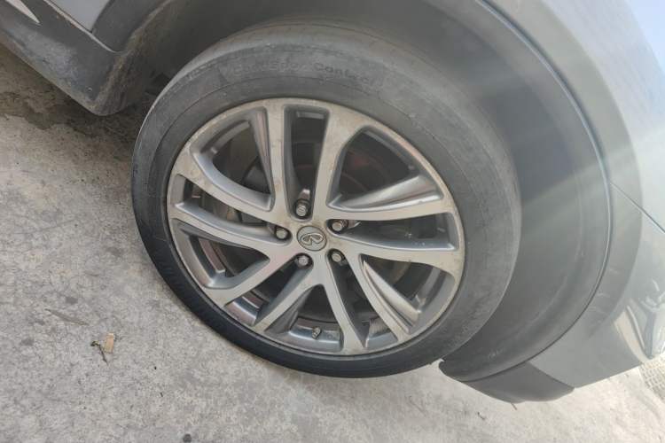 Used Infiniti QX50 2015 2.5L Luxury Edition Right Front Wheel Hub