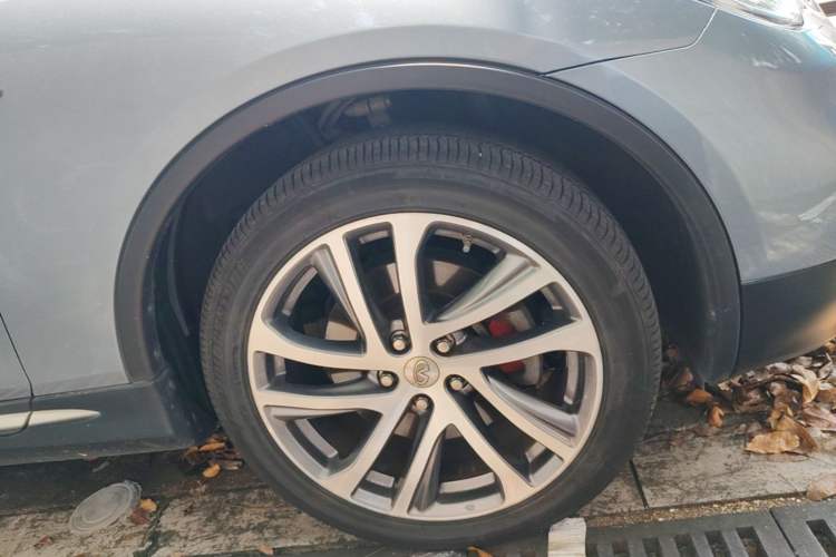 Used Infiniti QX50 2015 2.5L Deluxe Edition Right Front Wheel Hub