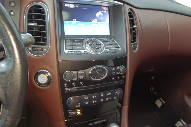 Used Infiniti QX50 2015 2.5L Enjoyment Edition Audio And AC Panel