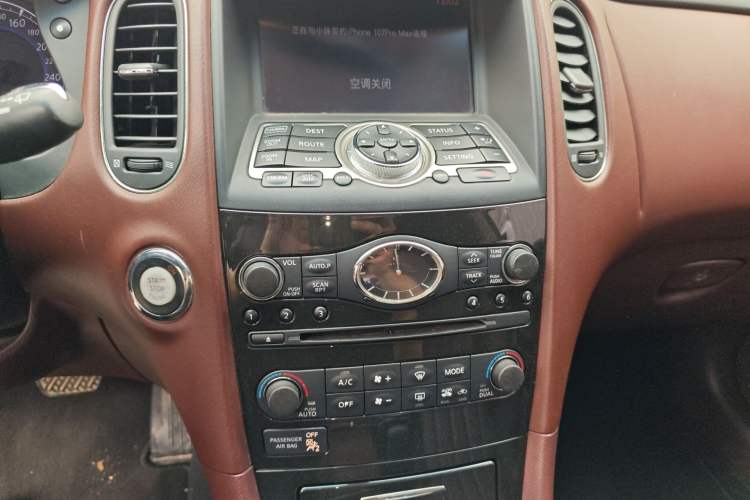 Used Infiniti QX50 2015 2.5L Luxury Edition Audio And AC Panel
