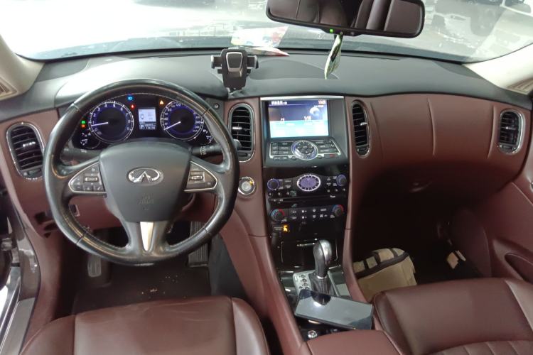 Used Infiniti QX50 2015 2.5L Enjoyment Edition Center Console