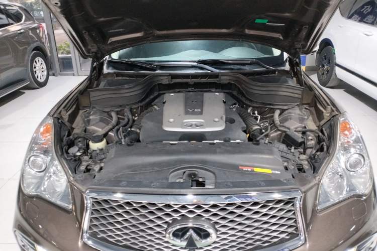 Used Infiniti QX50 2015 2.5L Comfort Edition Engine Bay