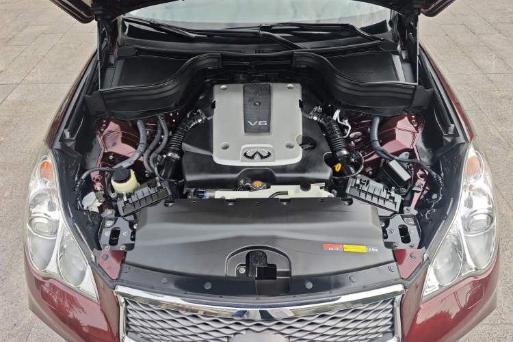 Used Infiniti QX50 2015 2.5L Comfort Edition Engine Bay