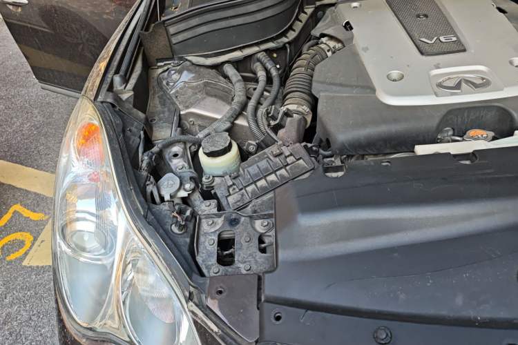 Used Infiniti QX50 2015 2.5L Enjoyment Edition Engine Bay Right
