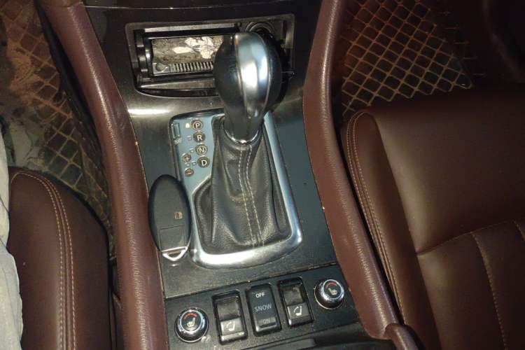 Used Infiniti QX50 2015 2.5L Enjoyment Edition Gear Lever