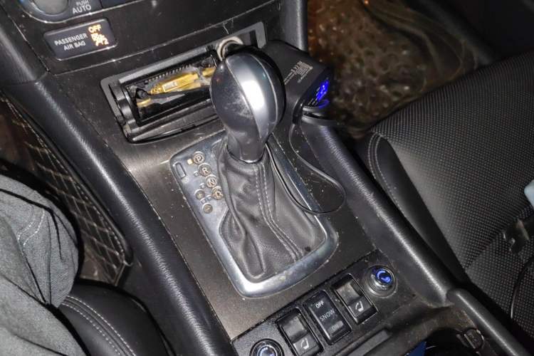 Used Infiniti QX50 2015 2.5L Enjoyment Edition Gear Lever