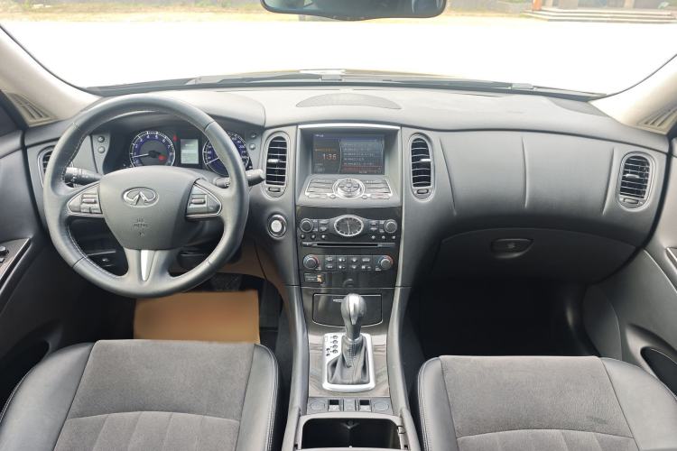 Used Infiniti QX50 2015 2.5L Comfort Edition Interior 2