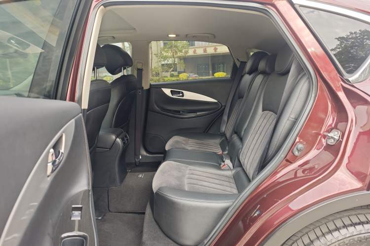 Used Infiniti QX50 2015 2.5L Comfort Edition Interior 4
