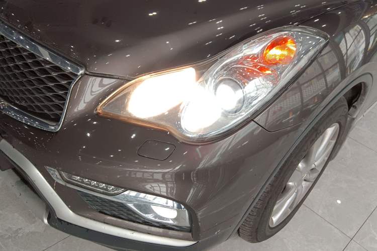 Used Infiniti QX50 2015 2.5L Enjoyment Edition Left Front Headlight