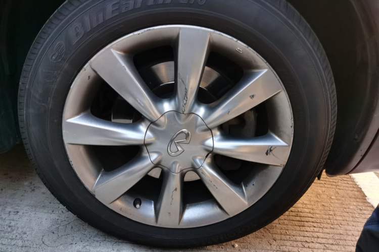 Used Infiniti QX50 2015 2.5L Enjoyment Edition Right Front Wheel Hub