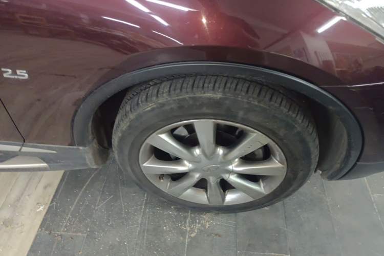 Used Infiniti QX50 2015 2.5L Enjoyment Edition Right Front Wheel Hub