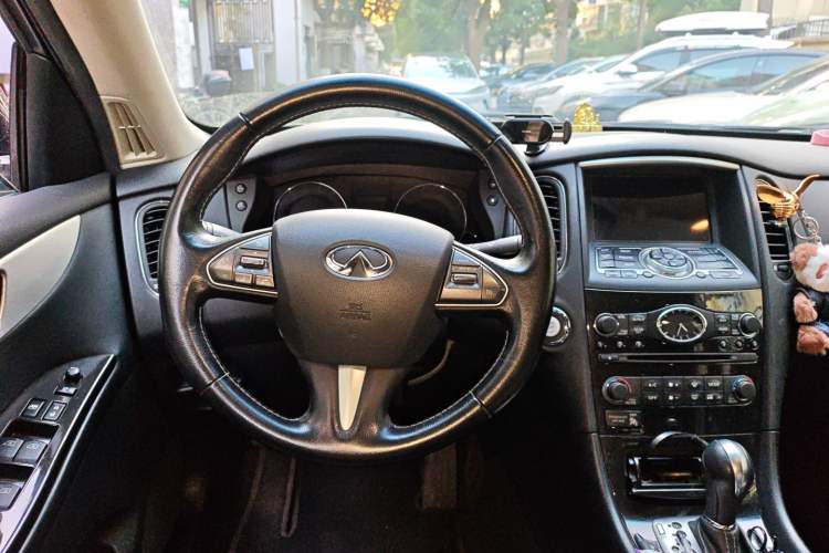 Used Infiniti QX50 2015 2.5L Enjoyment Edition Steering Wheel