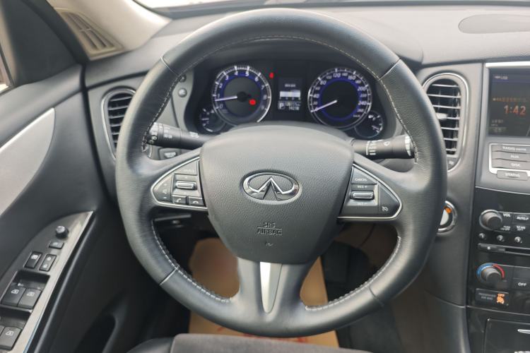 Used Infiniti QX50 2015 2.5L Comfort Edition Steering Wheel