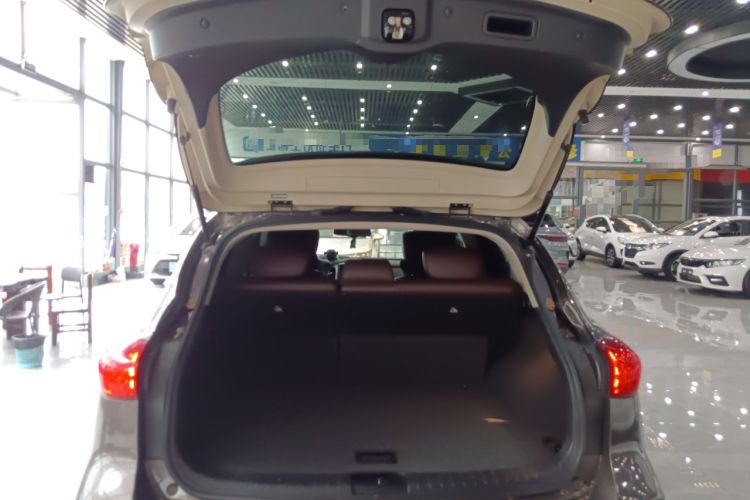 Used Infiniti QX50 2015 2.5L Enjoyment Edition Trunk
