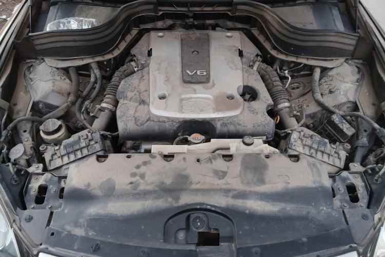 Used Infiniti QX50 2015 2.5L Comfort Edition Engine Bay