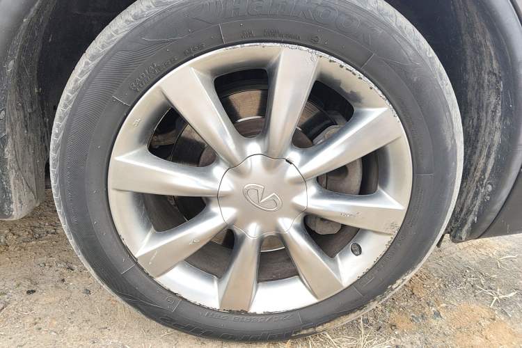 Used Infiniti QX50 2015 2.5L Comfort Edition Right Front Wheel Hub