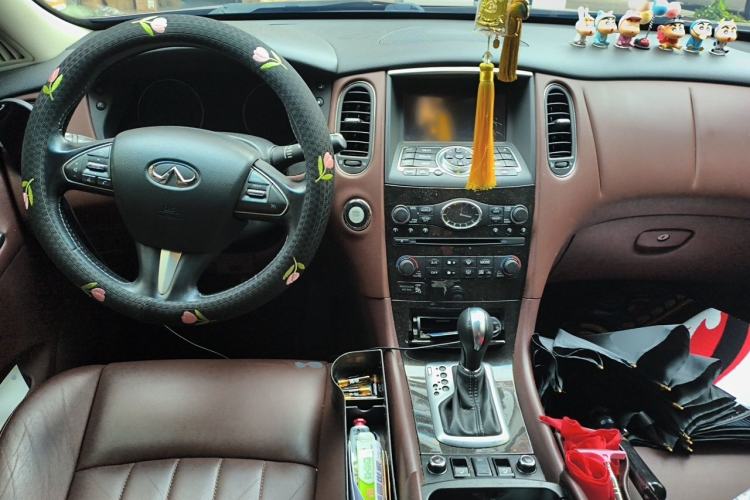 Used Infiniti QX50 2015 2.5L Enjoyment Edition Center Console