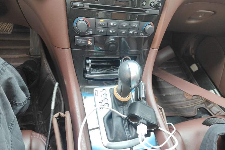 Used Infiniti QX50 2015 2.5L Enjoyment Edition Gear Lever