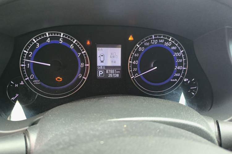Used Infiniti QX50 2015 2.5L Enjoyment Edition Odometer Close Up