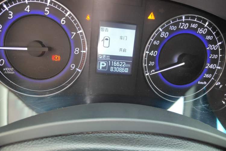 Used Infiniti QX50 2015 2.5L Enjoyment Edition Odometer Close Up