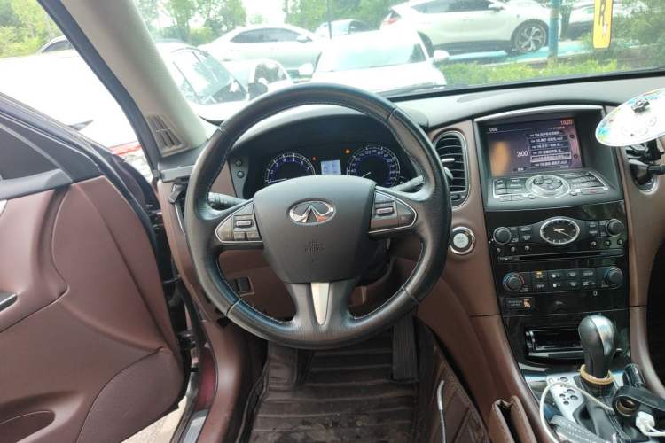 Used Infiniti QX50 2015 2.5L Enjoyment Edition Steering Wheel