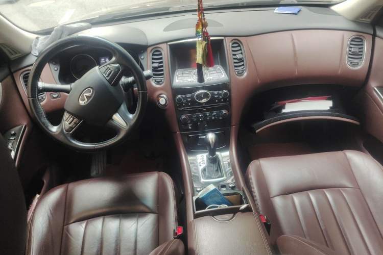 Used Infiniti QX50 2015 2.5L Enjoyment Edition Center Console
