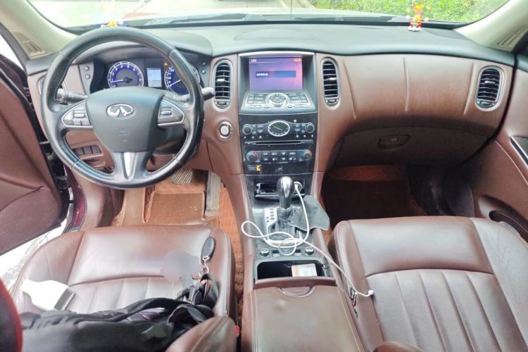 Used Infiniti QX50 2015 2.5L Enjoyment Edition Center Console