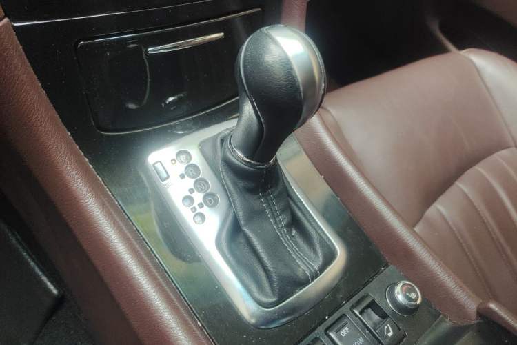 Used Infiniti QX50 2015 2.5L Enjoyment Edition Gear Lever