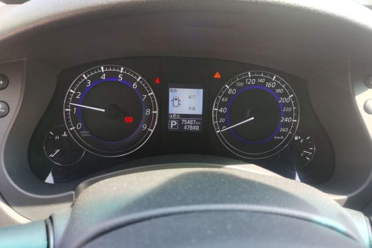 Used Infiniti QX50 2015 2.5L Comfort Edition Instrument Cluster