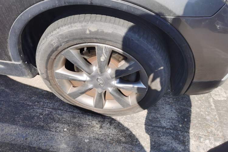 Used Infiniti QX50 2015 2.5L Comfort Edition Right Front Wheel Hub