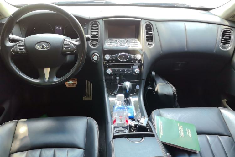 Used Infiniti QX50 2015 2.5L Enjoyment Edition Center Console