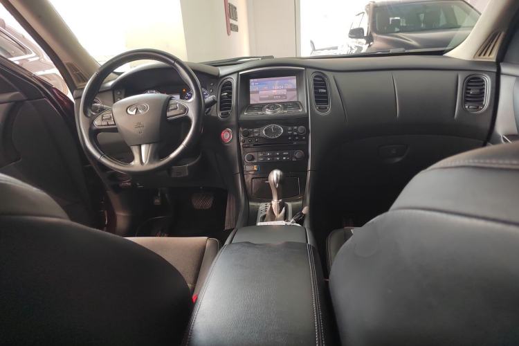 Used Infiniti QX50 2015 2.5L Comfort Edition Center Console