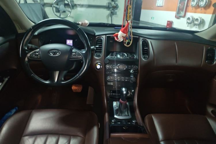 Used Infiniti QX50 2015 2.5L Enjoyment Edition Center Console
