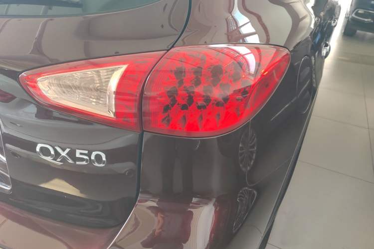 Used Infiniti QX50 2015 2.5L Comfort Edition Exterior 3