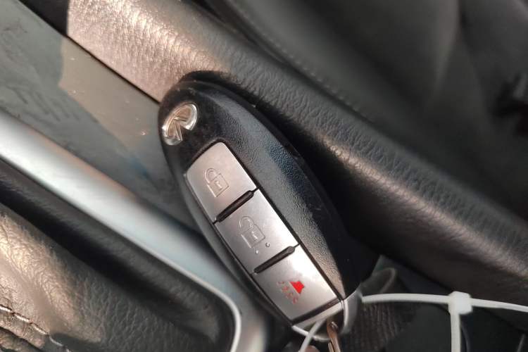 Used Infiniti QX50 2015 2.5L Comfort Edition Interior 1
