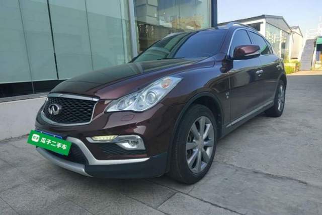 Infiniti QX50 2015 2.5L Comfort Edition с пробегом