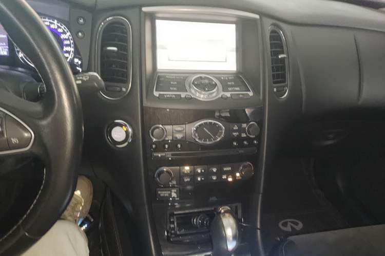 Used Infiniti QX50 2015 2.5L Comfort Edition Audio And AC Panel