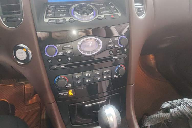 Used Infiniti QX50 2015 2.5L Luxury Edition Audio And AC Panel