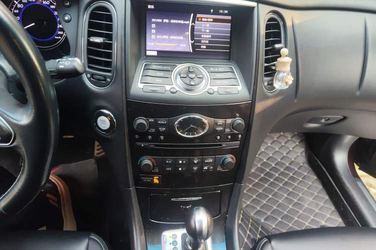Used Infiniti QX50 2015 2.5L Comfort Edition Audio And AC Panel