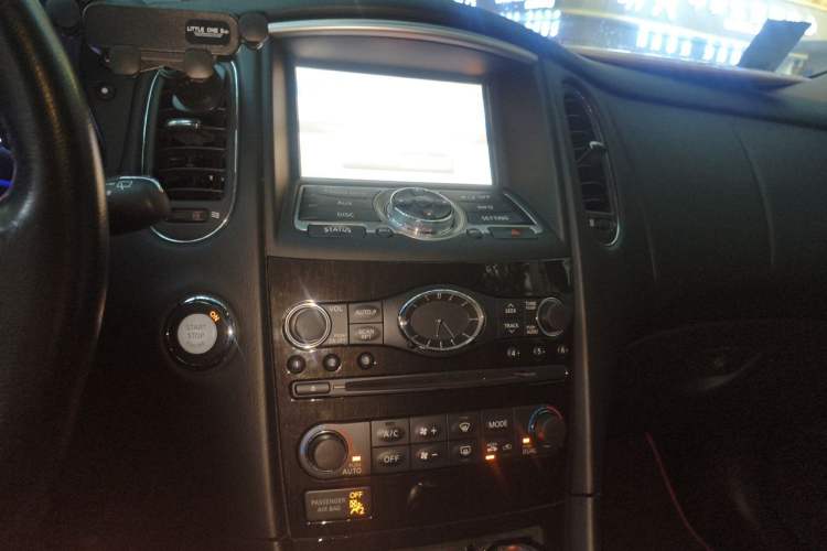 Used Infiniti QX50 2015 2.5L Comfort Edition Audio And AC Panel