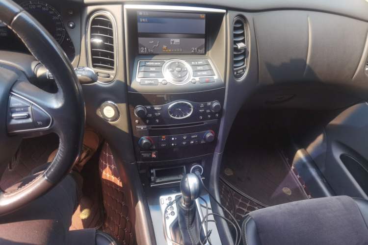 Used Infiniti QX50 2015 2.5L Comfort Edition Audio And AC Panel