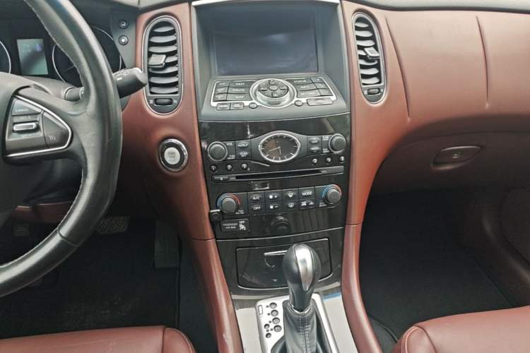 Used Infiniti QX50 2015 2.5L Enjoyment Edition Audio And AC Panel