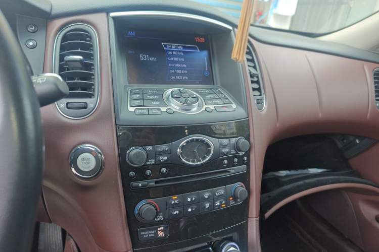 Used Infiniti QX50 2015 2.5L Enjoyment Edition Audio And AC Panel