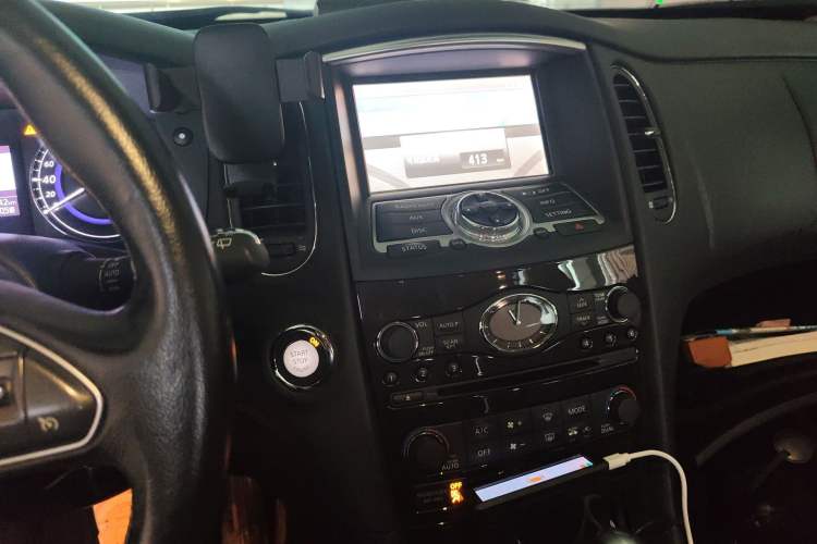 Used Infiniti QX50 2015 2.5L Comfort Edition Audio And AC Panel