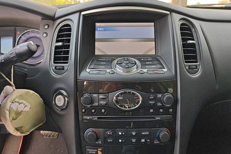 Used Infiniti QX50 2015 2.5L Comfort Edition Audio And AC Panel